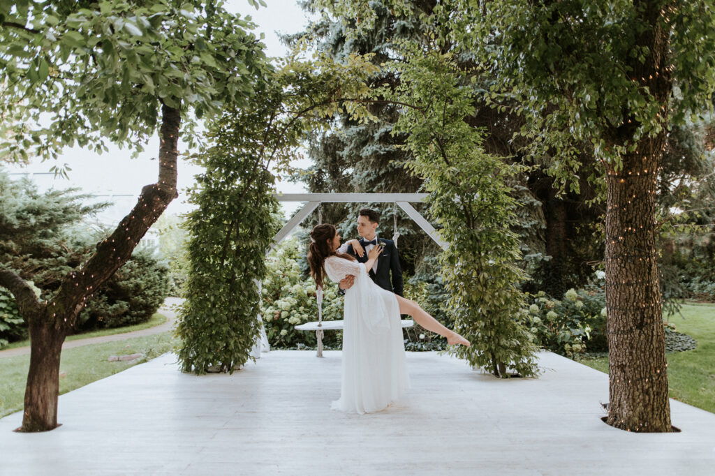 Magda & Kuba – ślub, który pachniał podróżami i miłością ✈️❤️